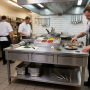 Table inox 1800 x 700 adossée avec 3 tiroirs