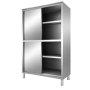 Vue de trois quarts d’une armoire haute en inox avec portes coulissantes partiellement ouvertes et étagères intérieures.
