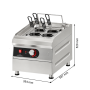 Vue de trois quarts d'un cuiseur à pâtes professionnel en inox, avec quatre paniers ronds. Des flèches indiquent ses dimensions 