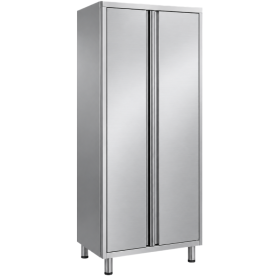Armoire haute en acier inoxydable à deux portes fermées, avec poignées verticales intégrées et quatre pieds surélevés.